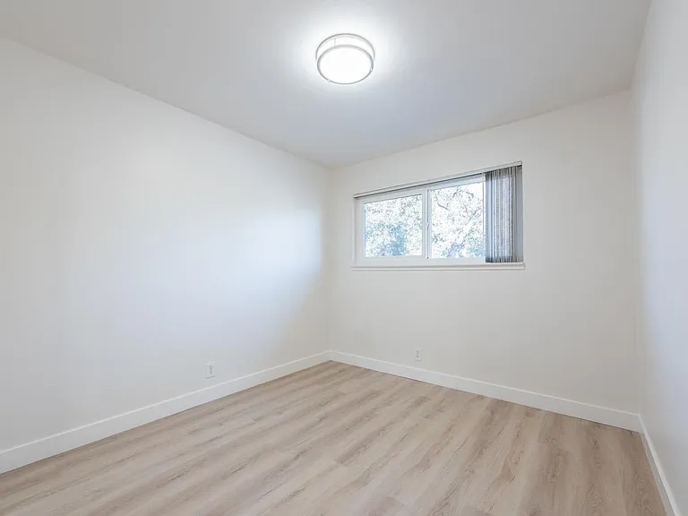 611 San Luisito Way #8 — Photo 10