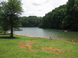 728 S Alexander Rd, Seneca, SC 29678