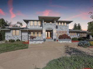 17 Balcon Est, Saint Louis, MO 63141