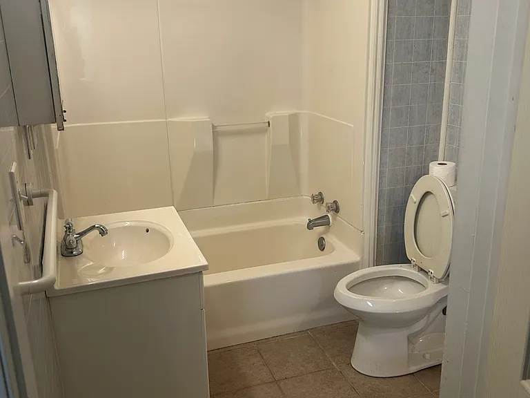 2447 Tremont St #FRONT — Photo 3