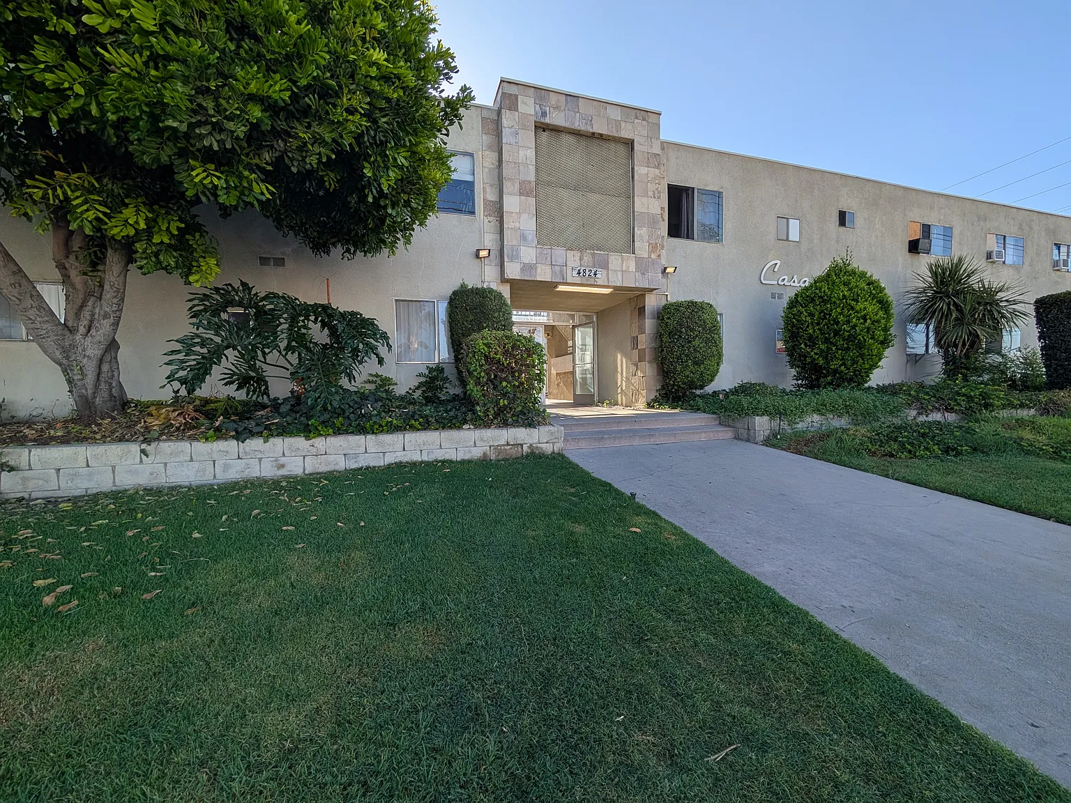 2 bed, 800 sqft, $2,195 — Photo 2