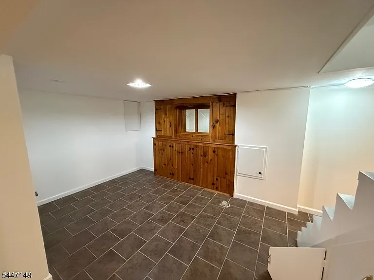 2514 Jackson Ave — Photo 12