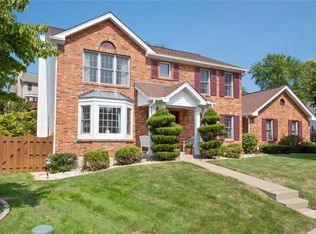 37 Miraclair Dr, Florissant, MO 63031