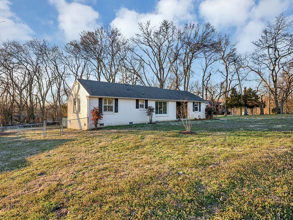 1st image of 304 Michael Dr