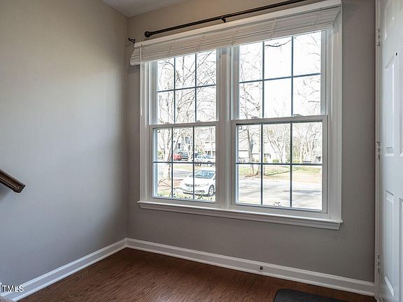4th image of 120 Lake Hollow Cir
