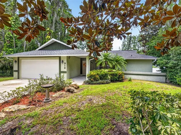 910 Hillside Dr, Lutz, FL 33549