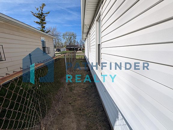 2nd image of 4600 Oakridge Dr