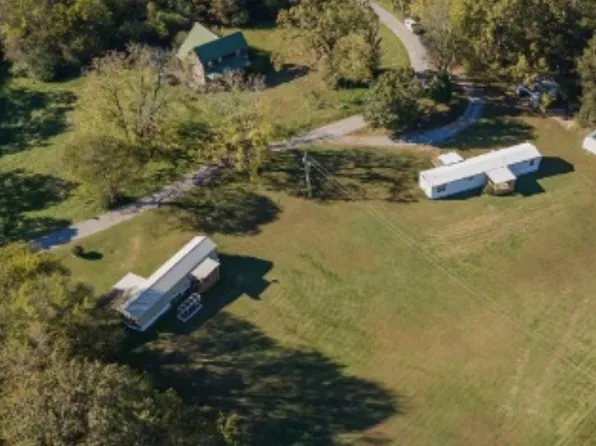 990 Community Rd, Nunnelly, TN 37137