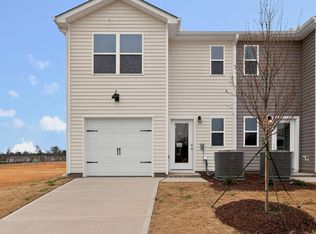 31 Rusling Leaf Dr, Fuquay Varina, NC 27526