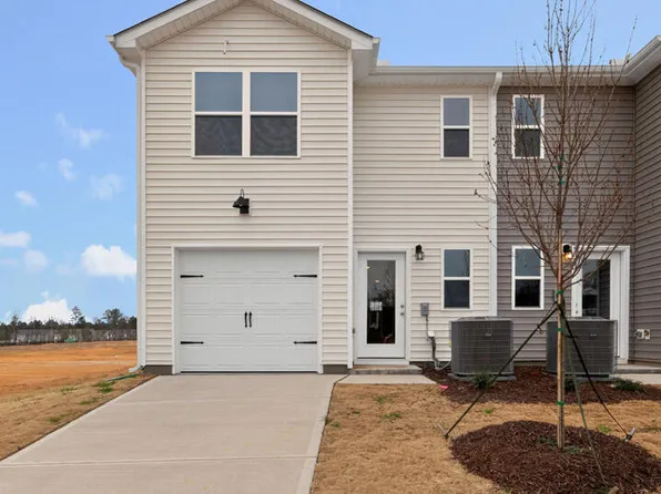 31 Rusling Leaf Dr, Fuquay Varina, NC 27526