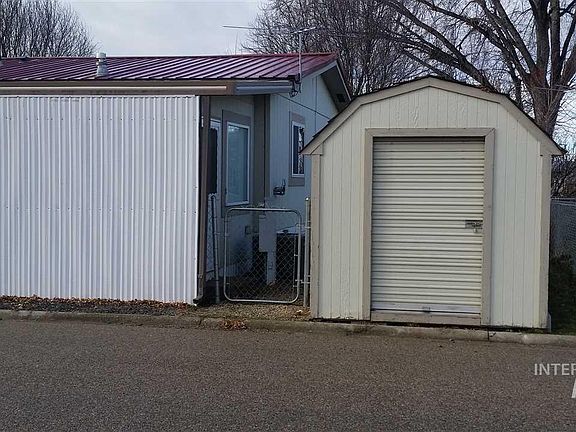 3rd image of 6916 Royal Glen Ln