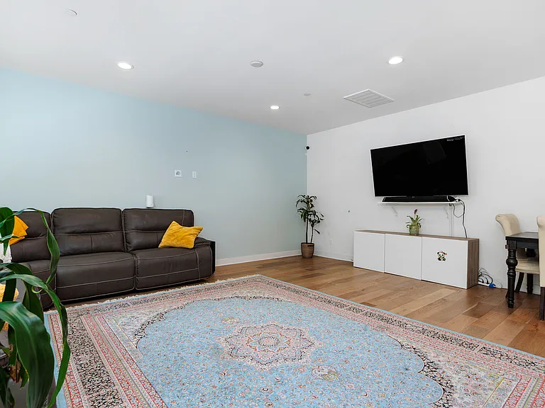 655 Manzanita Ln — Photo 4