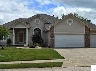16713 Gertrude St, Omaha, NE 68136