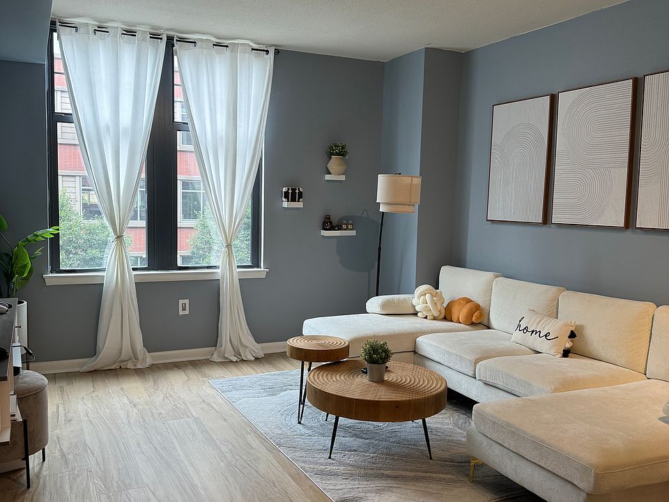 1st image of 1021 N Garfield St APT 448