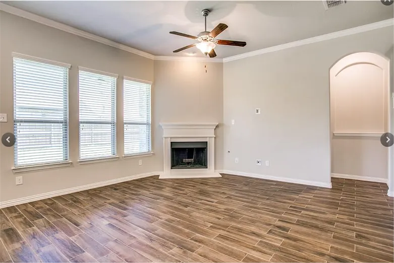 3 bed, 2423 sqft, $2,600 — Photo 3
