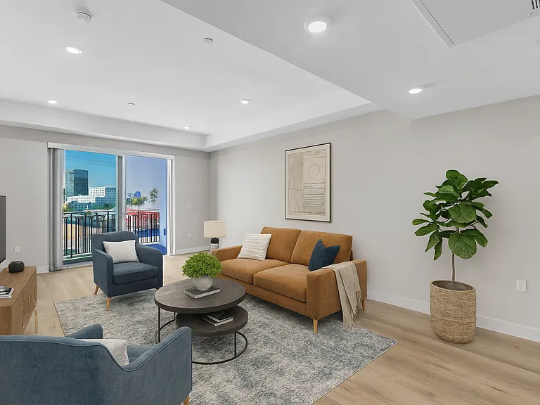 825 Coronado-Building — Photo 71