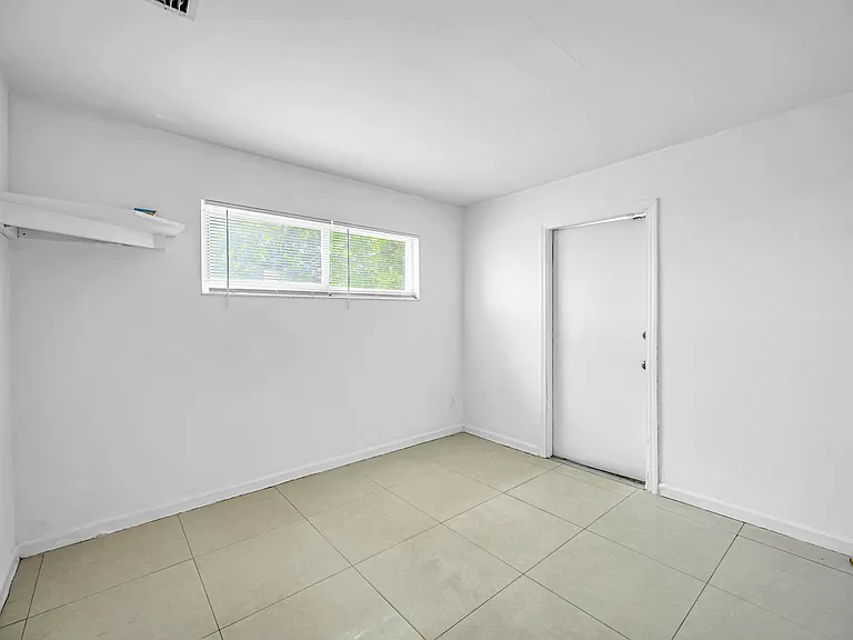 2107 NE 15th Ave — Photo 20