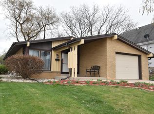 2419 Cleveland Pl, South Milwaukee, WI 53172