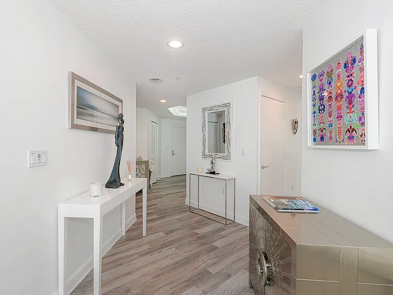 111 SE 8th Ave #705 — Photo 42