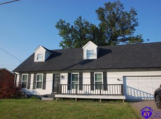 1459 Crestview Dr, Radcliff, KY 40160