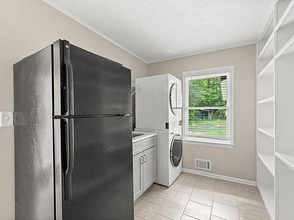 5th image of 4911 Morningside Dr