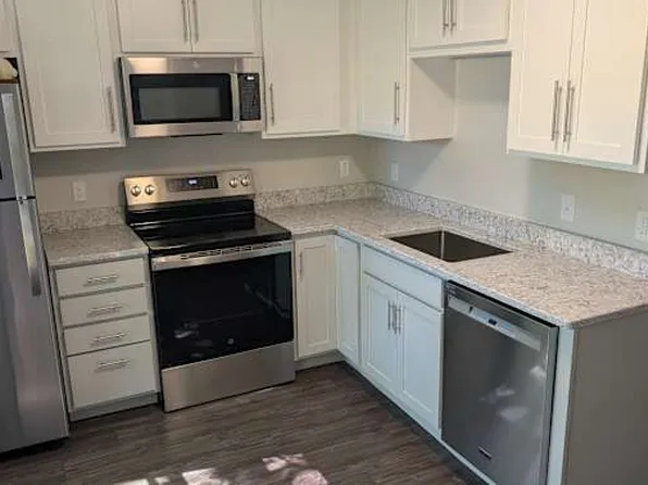 49 Westminster Ave APT 2, Portland, ME 04103