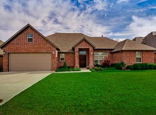 409 SE Hendrix St, Bentonville, AR 72712
