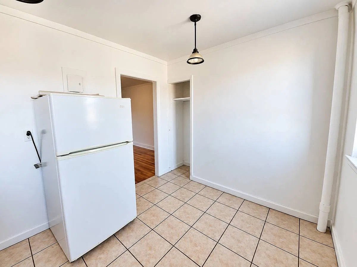 725 4th Avenue — Photo 3