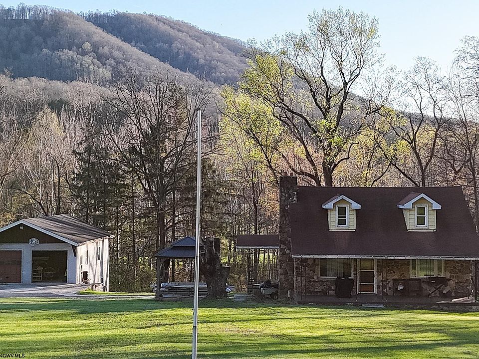 1st image of 48 Bow Hunter Way