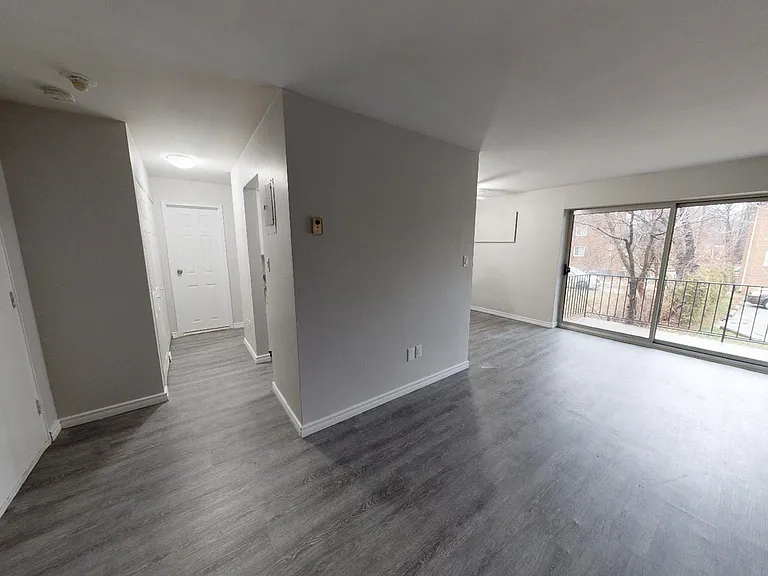 3125 Sandwich St — Photo 7