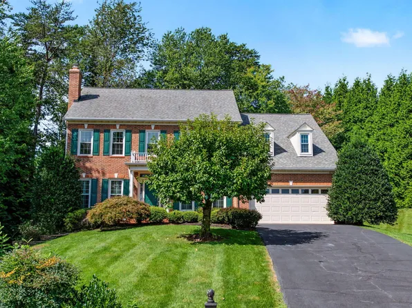7840 Preakness Ln, Fairfax Station, VA 22039