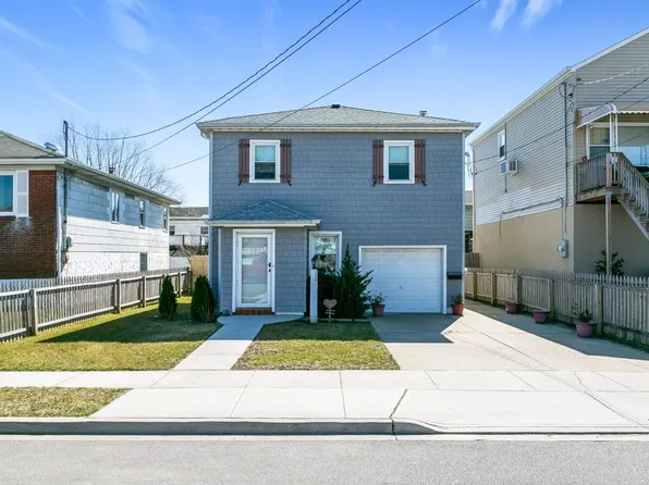 12 Vanderbilt Avenue, Island Park, NY 11558