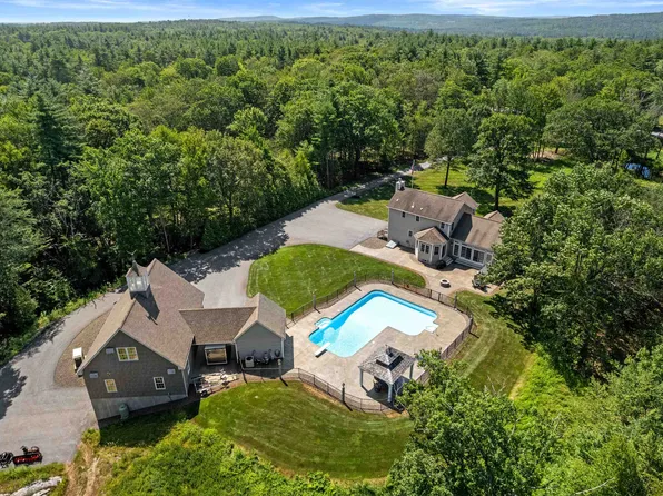 113 South Road, Deerfield, NH 03037