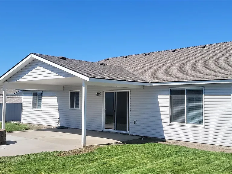 4610 Seville Dr — Photo 8
