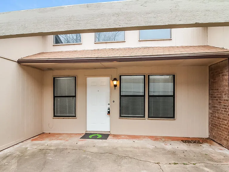 1905 Oakhurst Ave — Photo 15