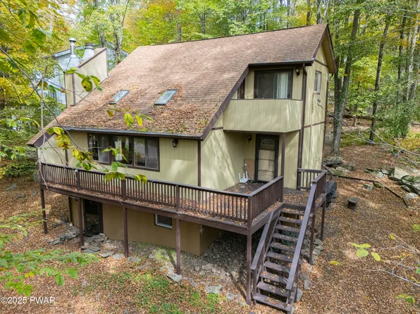 11 Boulder Ct, Lake Ariel, PA 18436