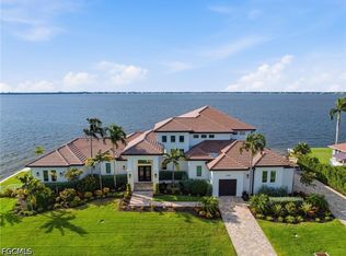 12798 Dennis Dr, Fort Myers, FL 33908