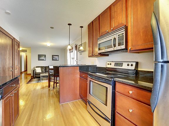 4th image of 3128 Hennepin Ave APT 102