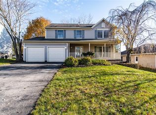 1404 Sunrise Dr, Walworth, NY 14568