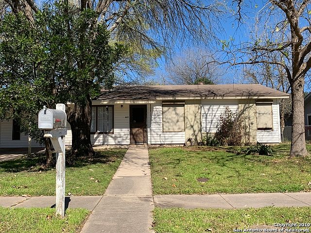 1st image of 427 Kopplow Pl