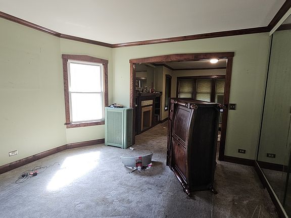 5th image of 1515 N Leclaire Ave