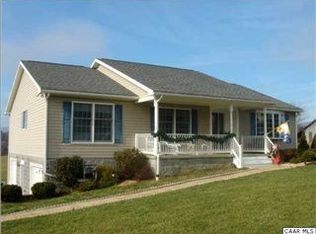 10 Lawsons Farm Dr, Ruckersville, VA 22968