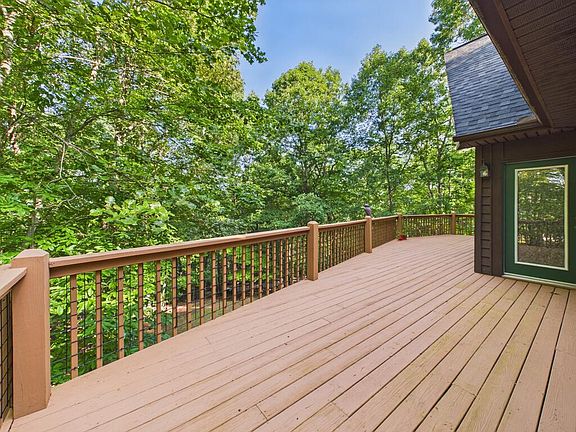 5th image of 121 High Ridge Rd