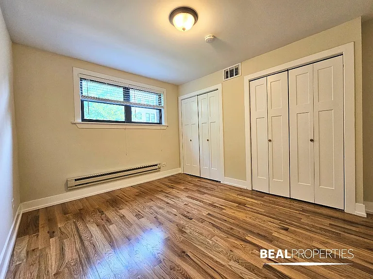 555 W Arlington Pl — Photo 12