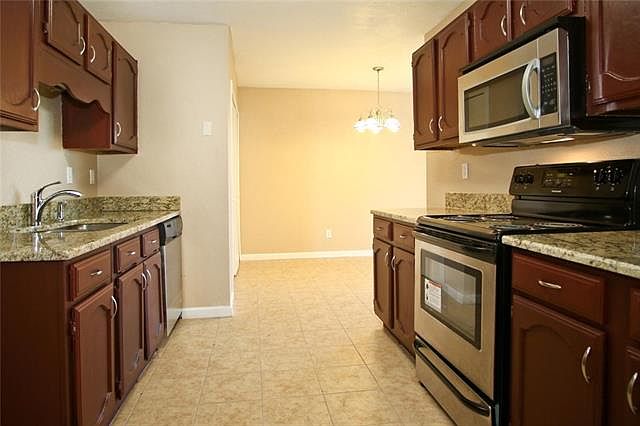 1st image of 2211 Sharpshire Ln