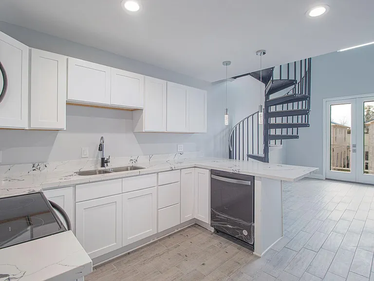225 Winter Garden Dr #B4 — Photo 12