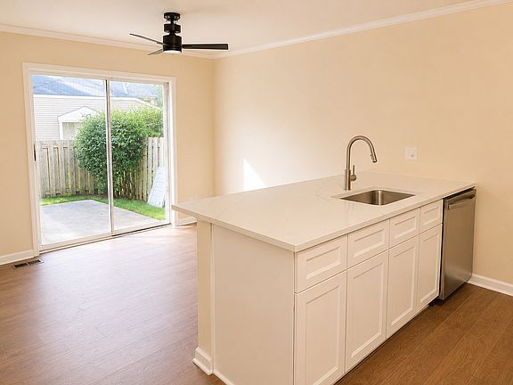 2nd image of 76 Bright Oaks Cir