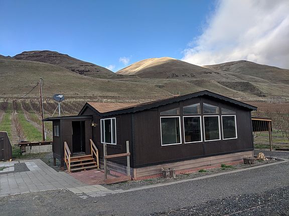House looking back toward Columbia Hills