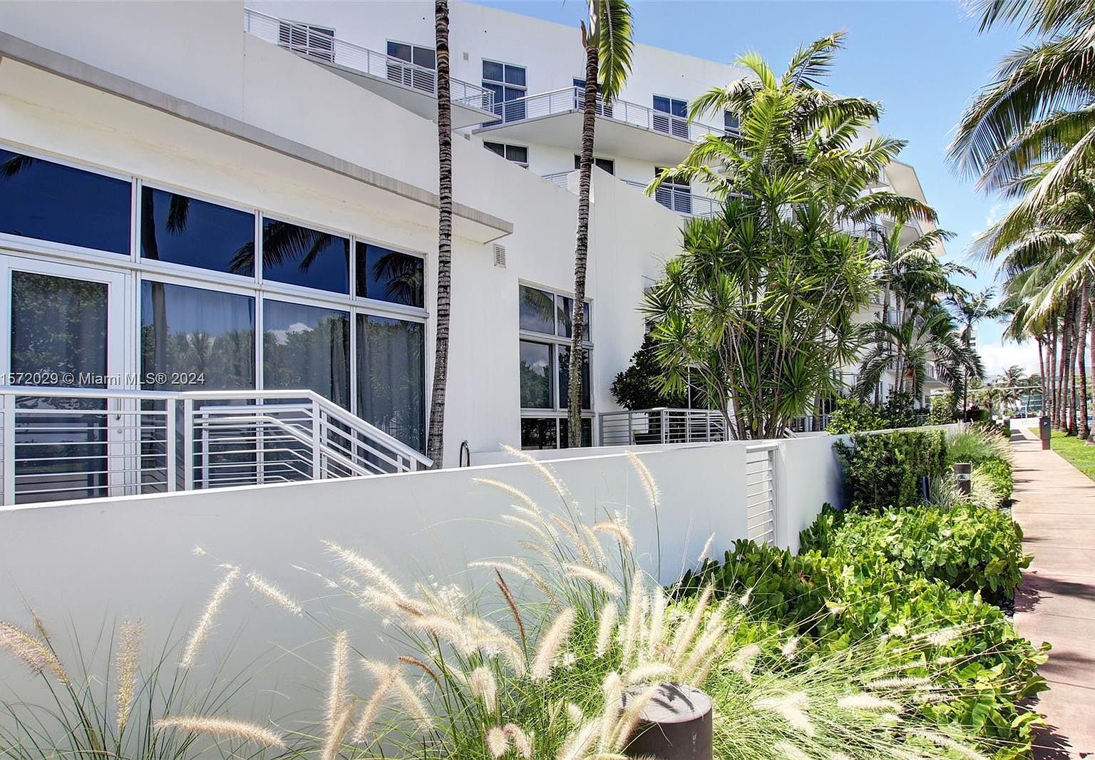 2001 Meridian Ave APT 103