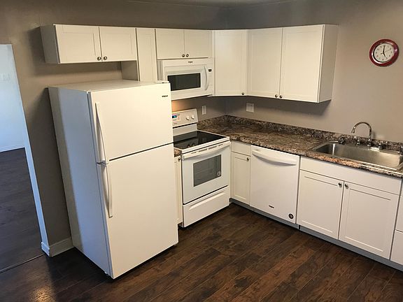 Hickory wood floors throughout!